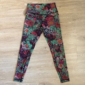 Lululemon Floral Print High Rise Leggings Size 8 Yoga Running